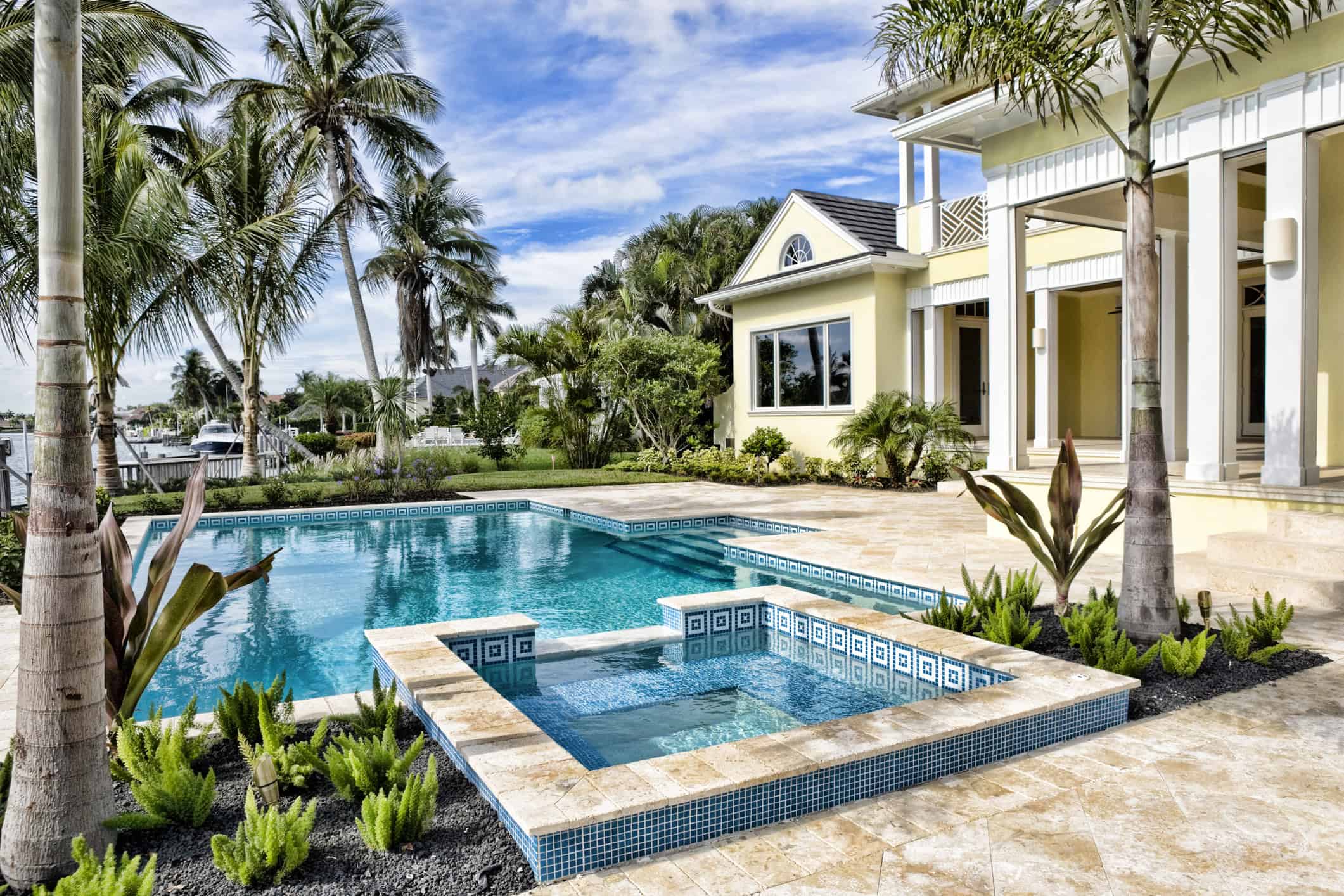Ivory Travertine Pool Deck: The Perfect Natural Stone for Luxury Outdoor Living